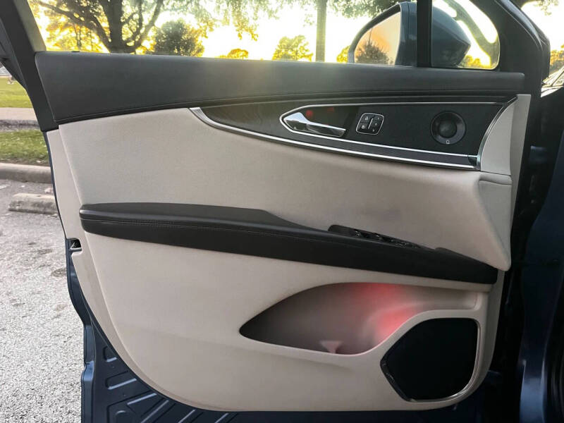 2019 Lincoln Nautilus Reserve