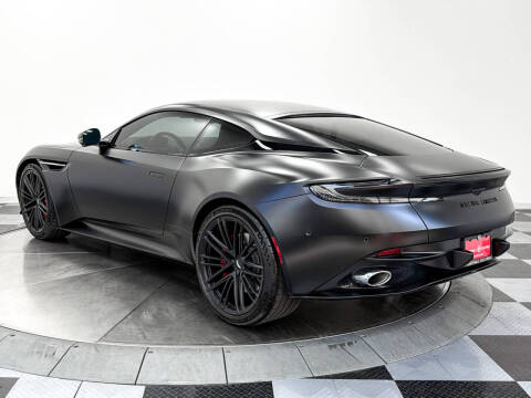 2025 Aston Martin DB12 V8