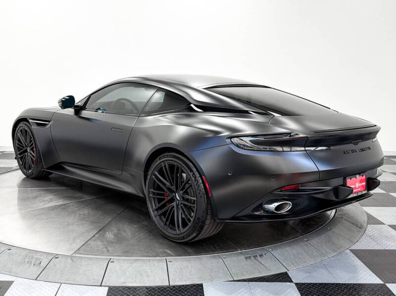 2025 Aston Martin DB12 V8