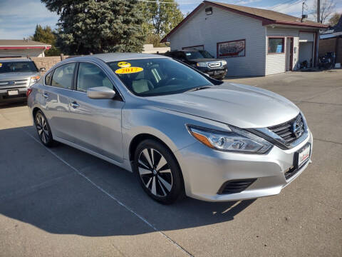 2017 Nissan Altima for sale at Triangle Auto Sales in Omaha NE