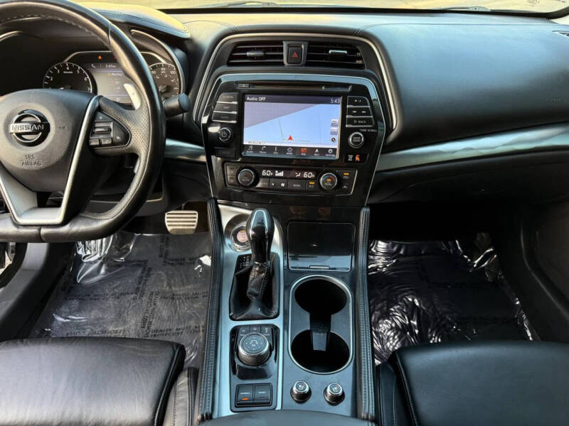 2017 Nissan Maxima