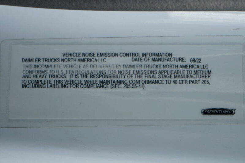 2023 Freightliner M2 106
