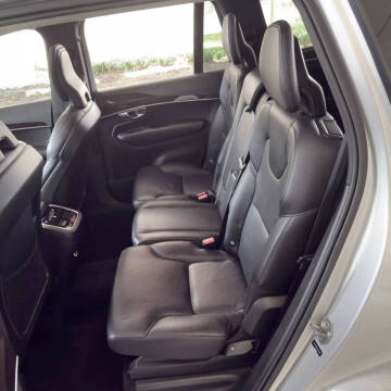 2019 Volvo XC90 T6 Momentum