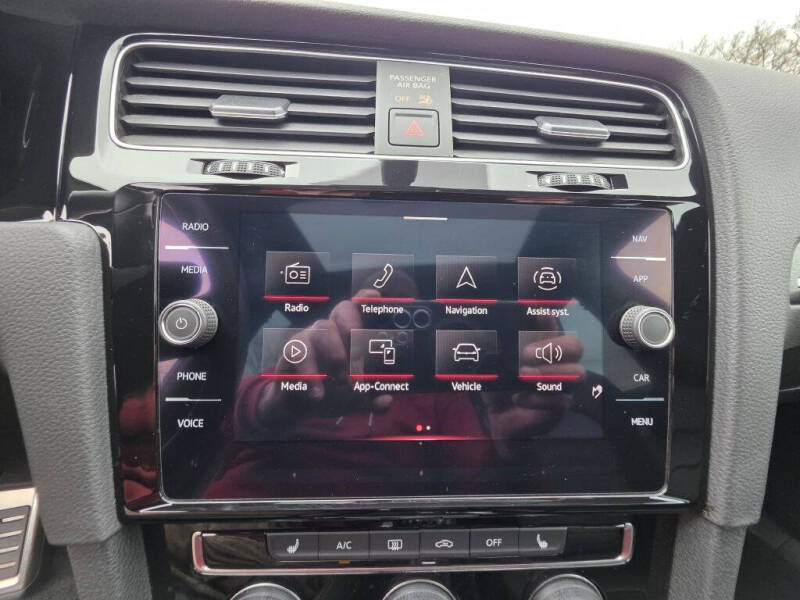 2021 Volkswagen Golf GTI S