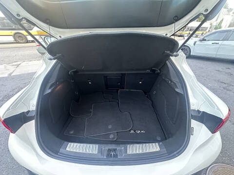 2017 Infiniti QX30 Luxury