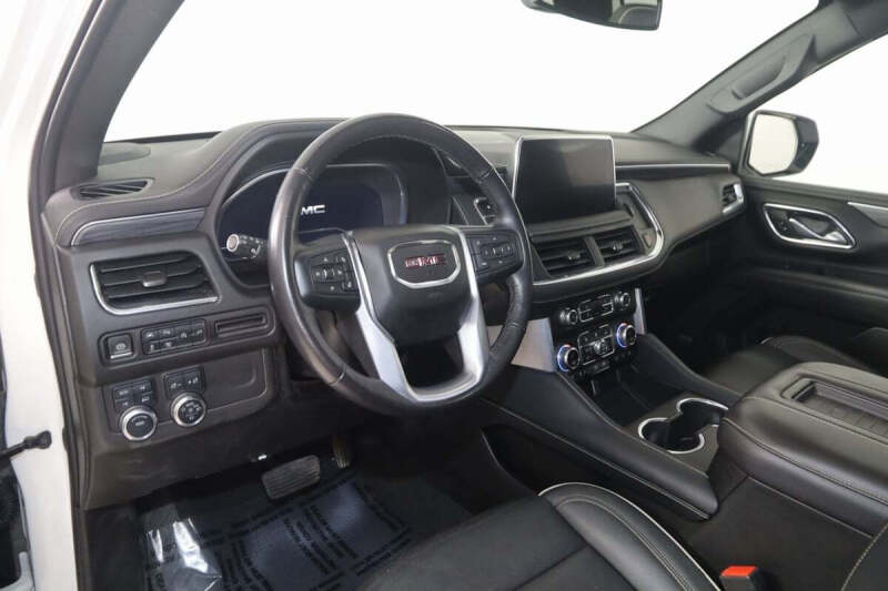2022 GMC Yukon SLT