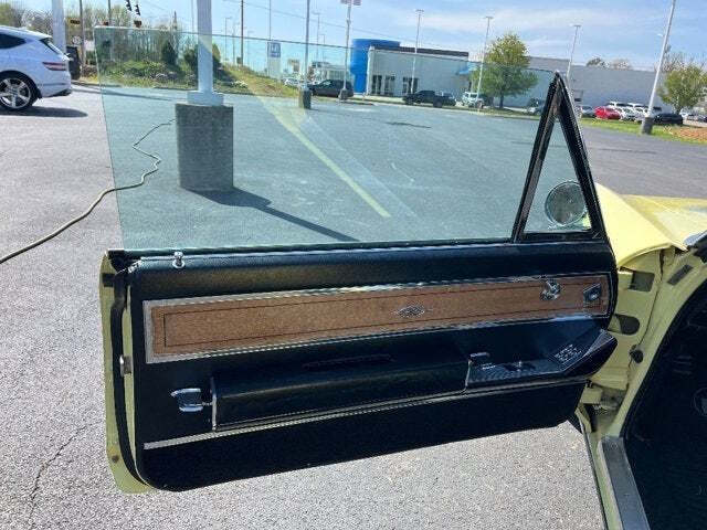 1965 Buick Riviera 4