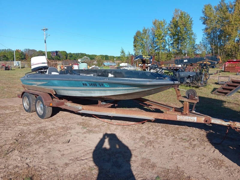 1983 Hydrasport 17'  Boat with Trailer