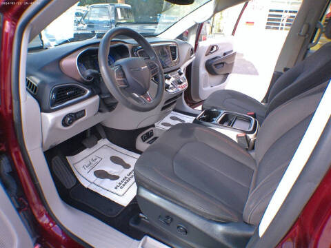 2017 Chrysler Pacifica Touring-L