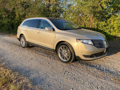 2017 Lincoln MKT for sale at CAVENDER MOTORS in Van Alstyne TX