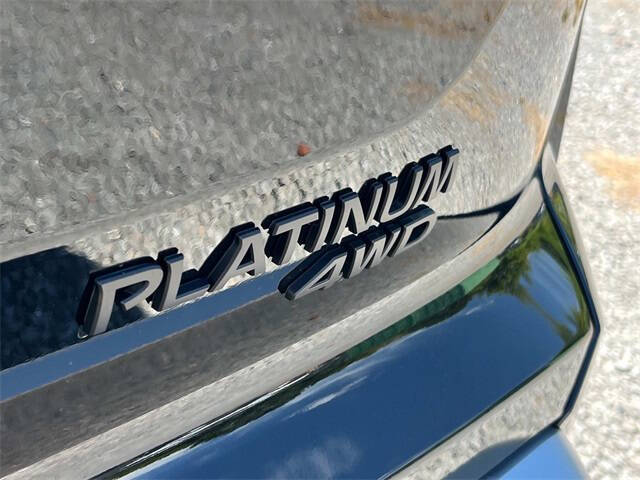 2025 Nissan Pathfinder Platinum