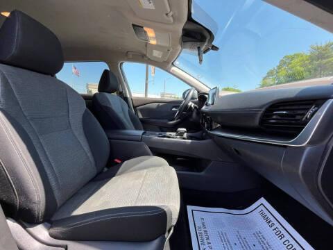 2022 Nissan Rogue SV