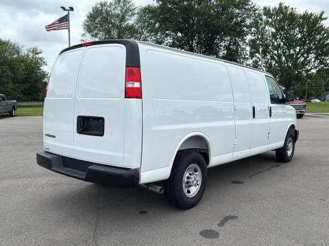 2025 Chevrolet Express 2500