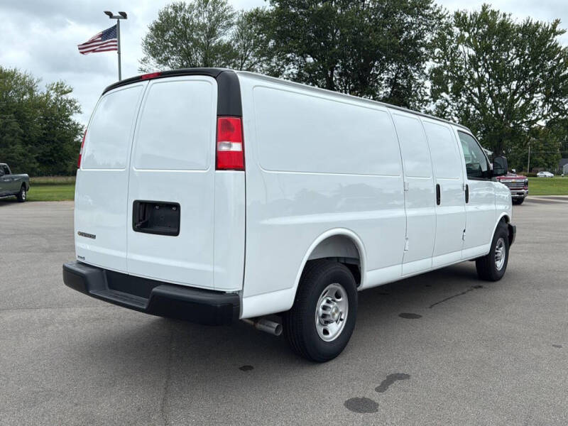 2025 Chevrolet Express 2500