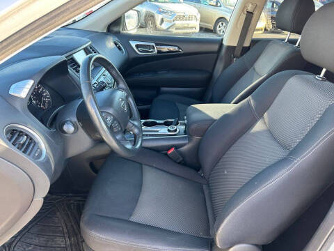 2017 Nissan Pathfinder SV