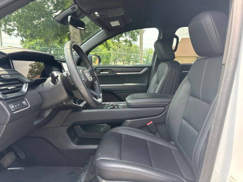 2024 GMC Acadia Elevation