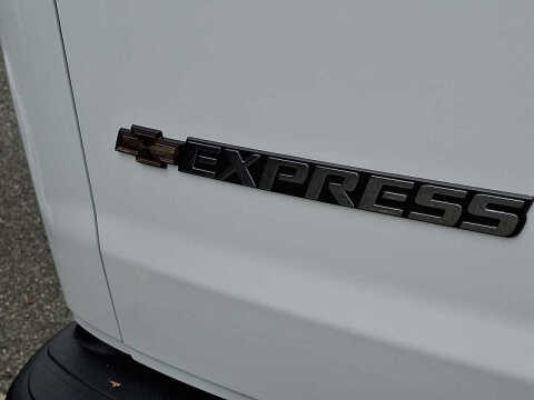 2025 Chevrolet Express 2500