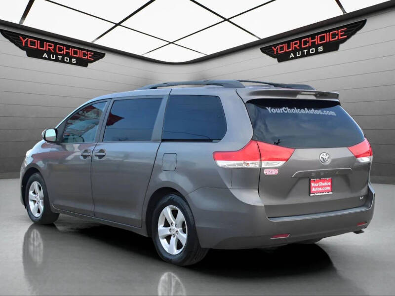2012 Toyota Sienna LE Mobility 7-Passenger