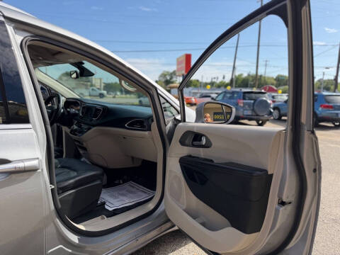 2020 Chrysler Pacifica Touring L