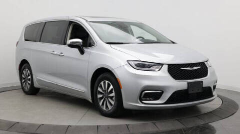 2023 Chrysler Pacifica Plug-In Hybrid Limited