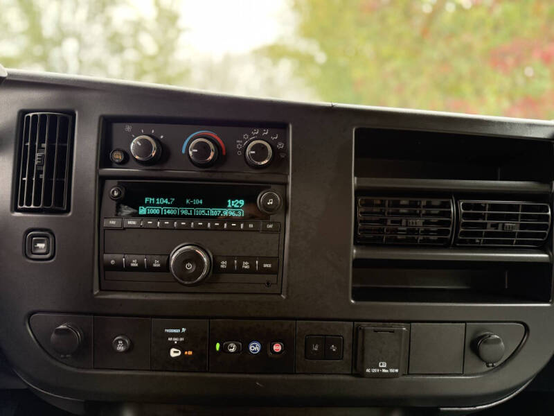 2025 GMC Savana LT 3500