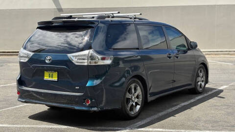 2011 Toyota Sienna SE 8-Passenger