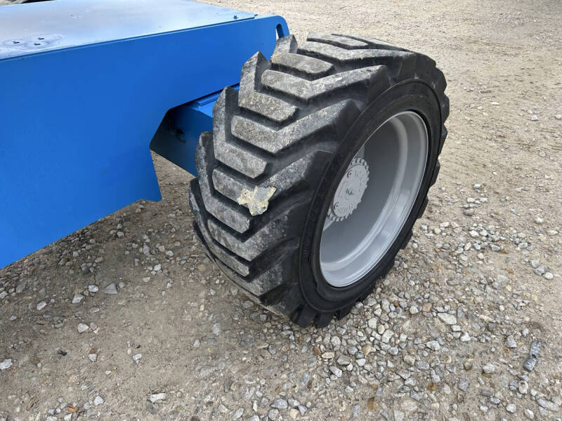 2015 Genie 80' Manlift