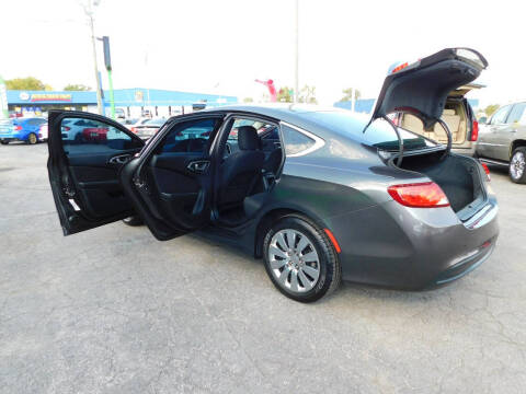 2015 Chrysler 200 LX