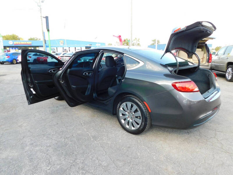 2015 Chrysler 200 LX