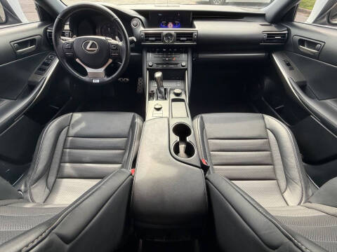 2017 Lexus IS 200t