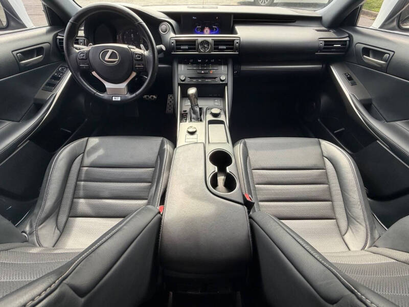 2017 Lexus IS 200t