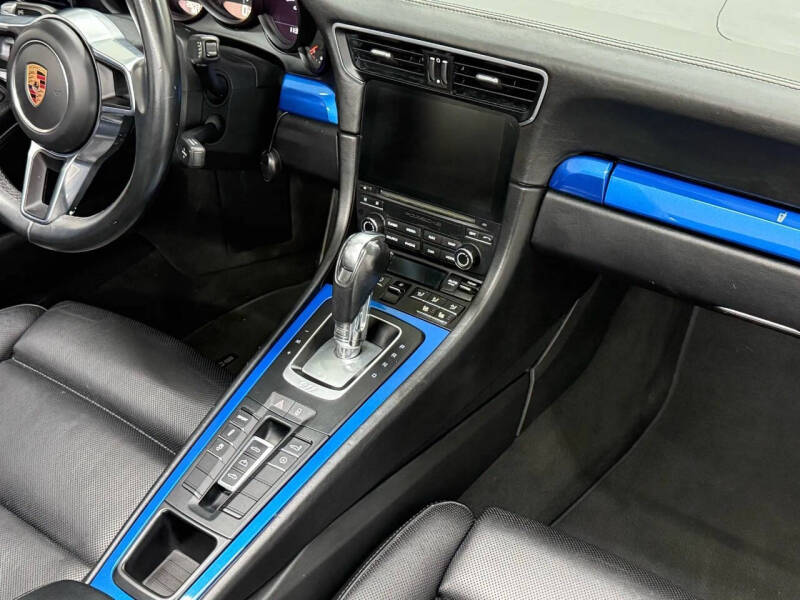 2017 Porsche 911 Carrera