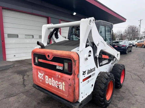 2014 Bobcat S590 TWO SPEED SKID STEER LOAD