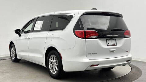 2024 Chrysler Voyager LX