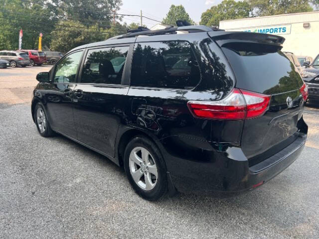 2017 Toyota Sienna LE 8-Passenger
