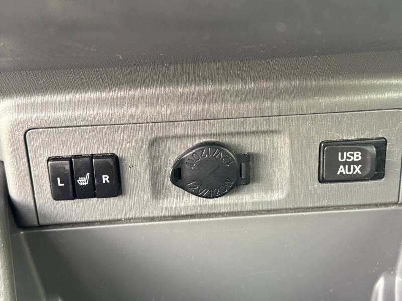 2013 Toyota Prius v Five