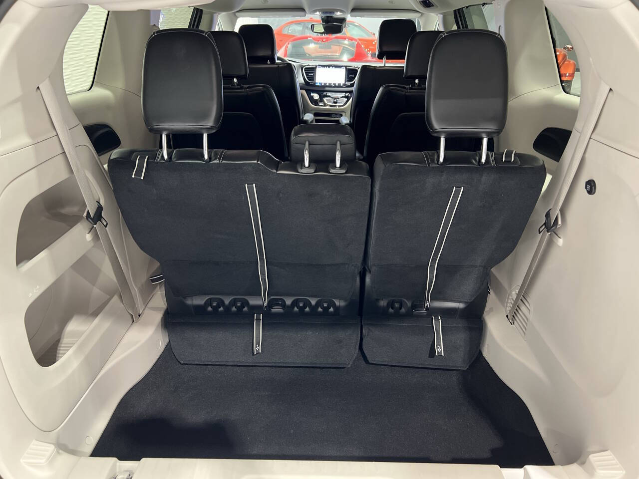 White 2023 Chrysler Pacifica Touring L Touring L 4dr Mini-Van 13