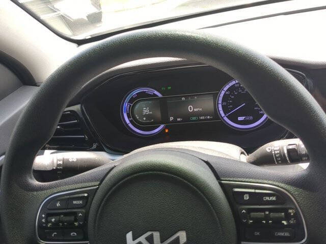 2022 Kia Niro LX