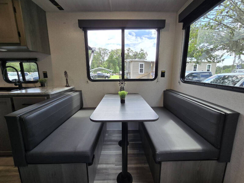 2024 KEYSTONE HIDEOUT 200 RL