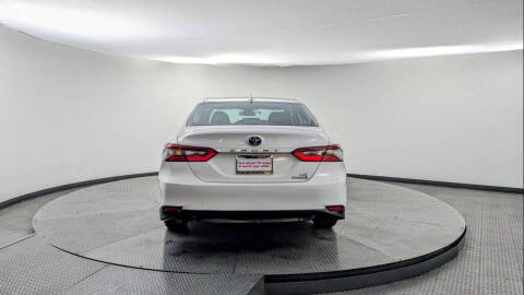 2024 Toyota Camry Hybrid LE