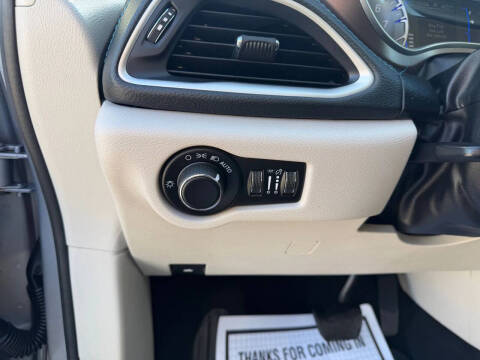 2020 Chrysler Voyager LXi