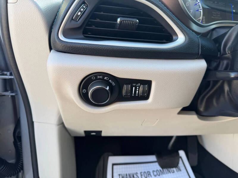 2020 Chrysler Voyager LXi