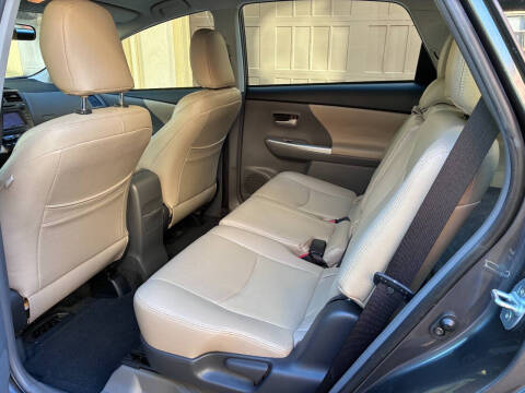 2013 Toyota Prius v Two