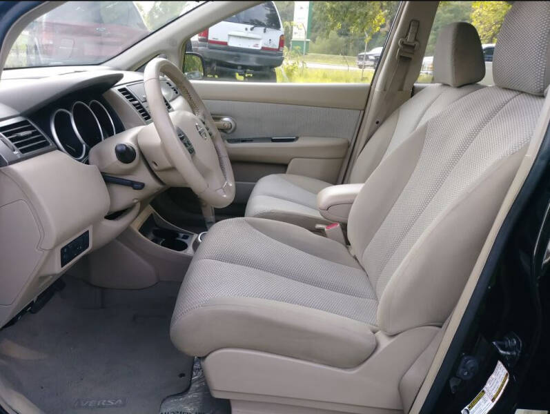 2009 Nissan Versa 1.8 S