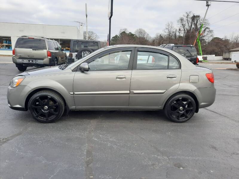 2010 Kia Rio for sale at G AND J MOTORS in Elkin NC