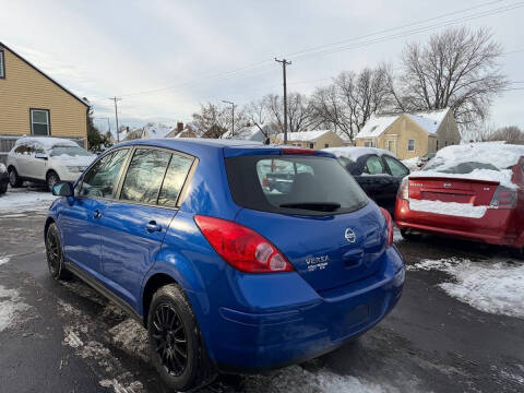 2011 Nissan Versa 1.8 S
