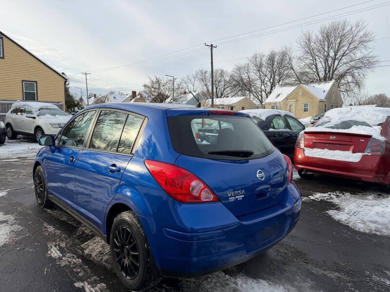 2011 Nissan Versa 1.8 S