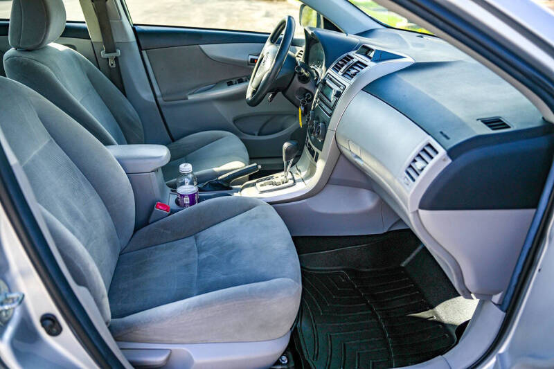 2012 Toyota Corolla LE
