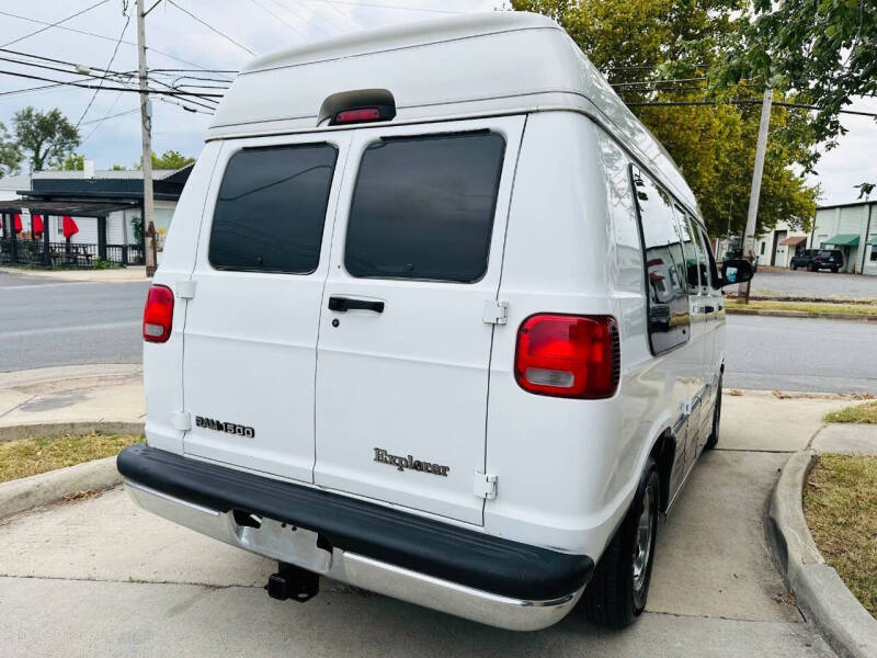 2000 Dodge Ram Van 1500