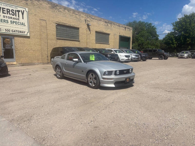 2005 Ford Mustang GT Deluxe